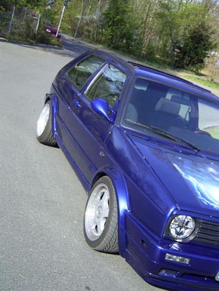 VW Golf II mit Keskin KT1 16 Zoll Aufnahme vorne rechts hochkant schrg