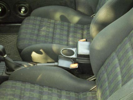 VW Golf II Corrado Sitze mit Mittelarmlehne Zubehr Getrnkehalter